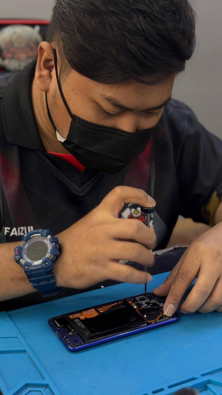 Repair phone Kota Warisan Sepang