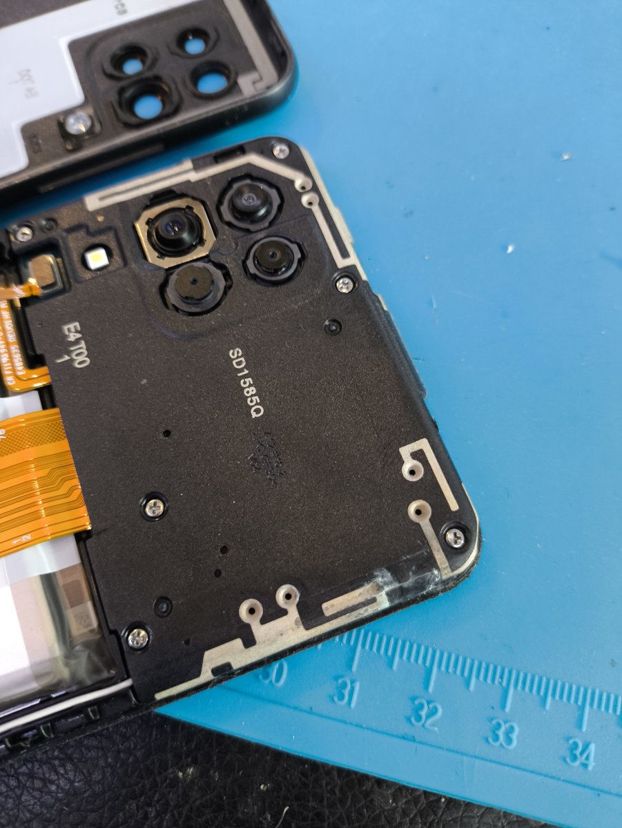 Pemeriksaan komponen telefon MRFIX